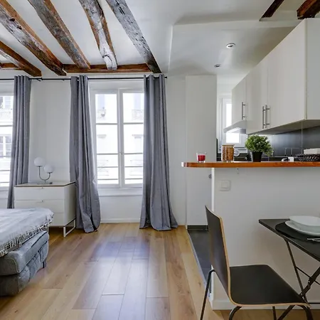 Bnbnova - Le Marais Republique * Париж